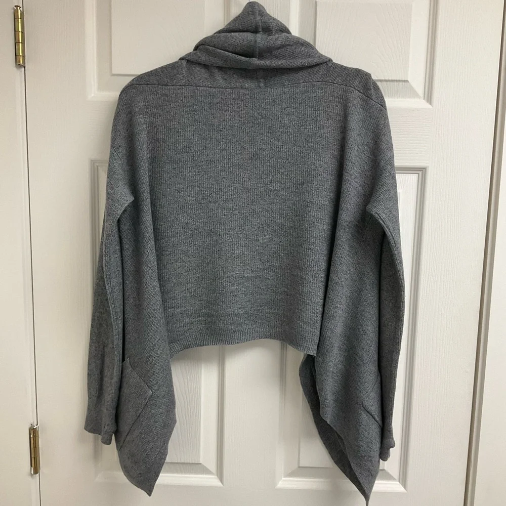 Lululemon Hooded Cabin Yogi Sweater Wrap - Picture 3 of 9